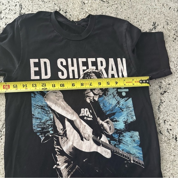 Black and Blue Short Sleeve Tee‎ - Picture 3 of 4